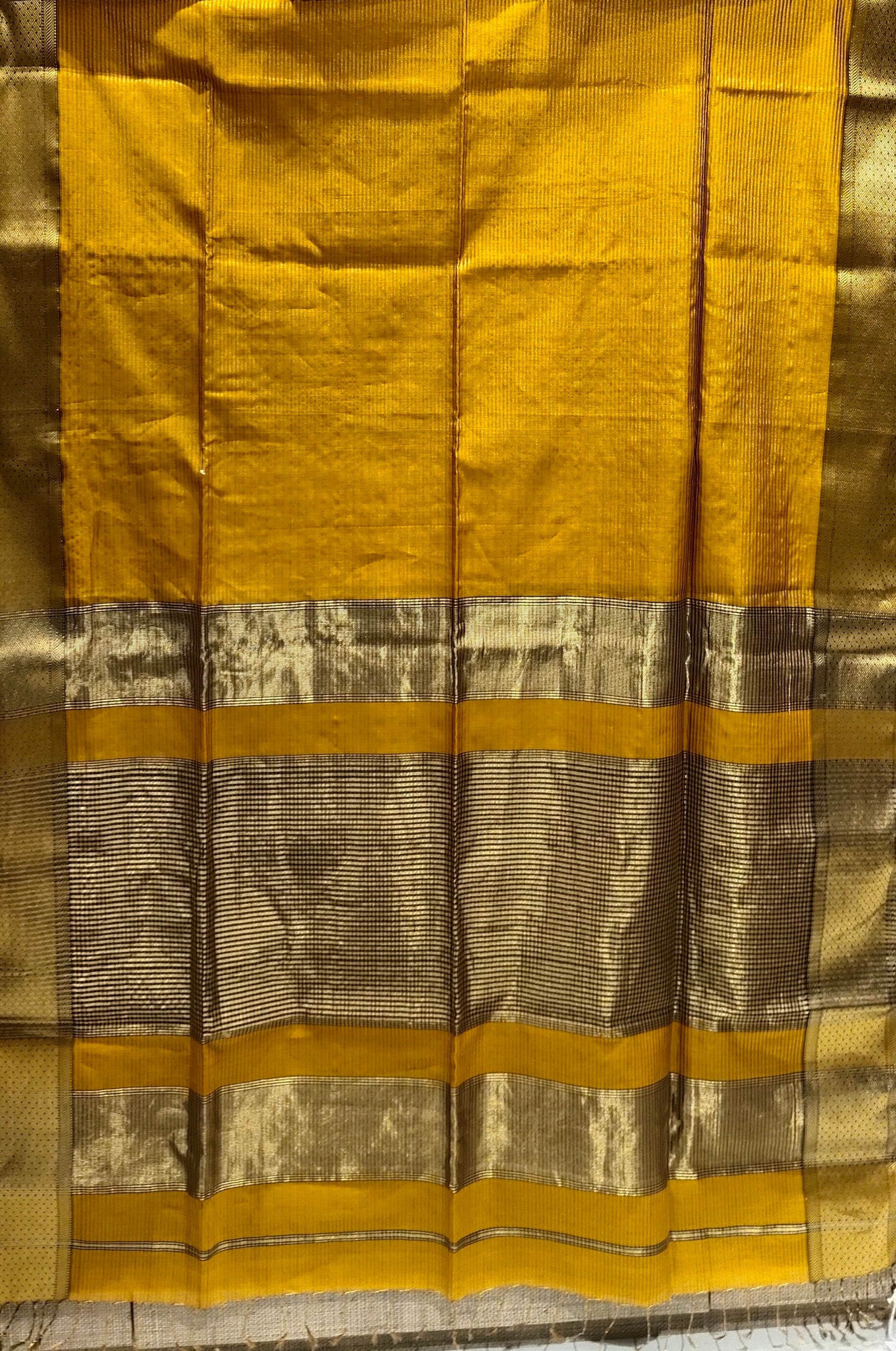 Saree Maheshwari Tissue with border