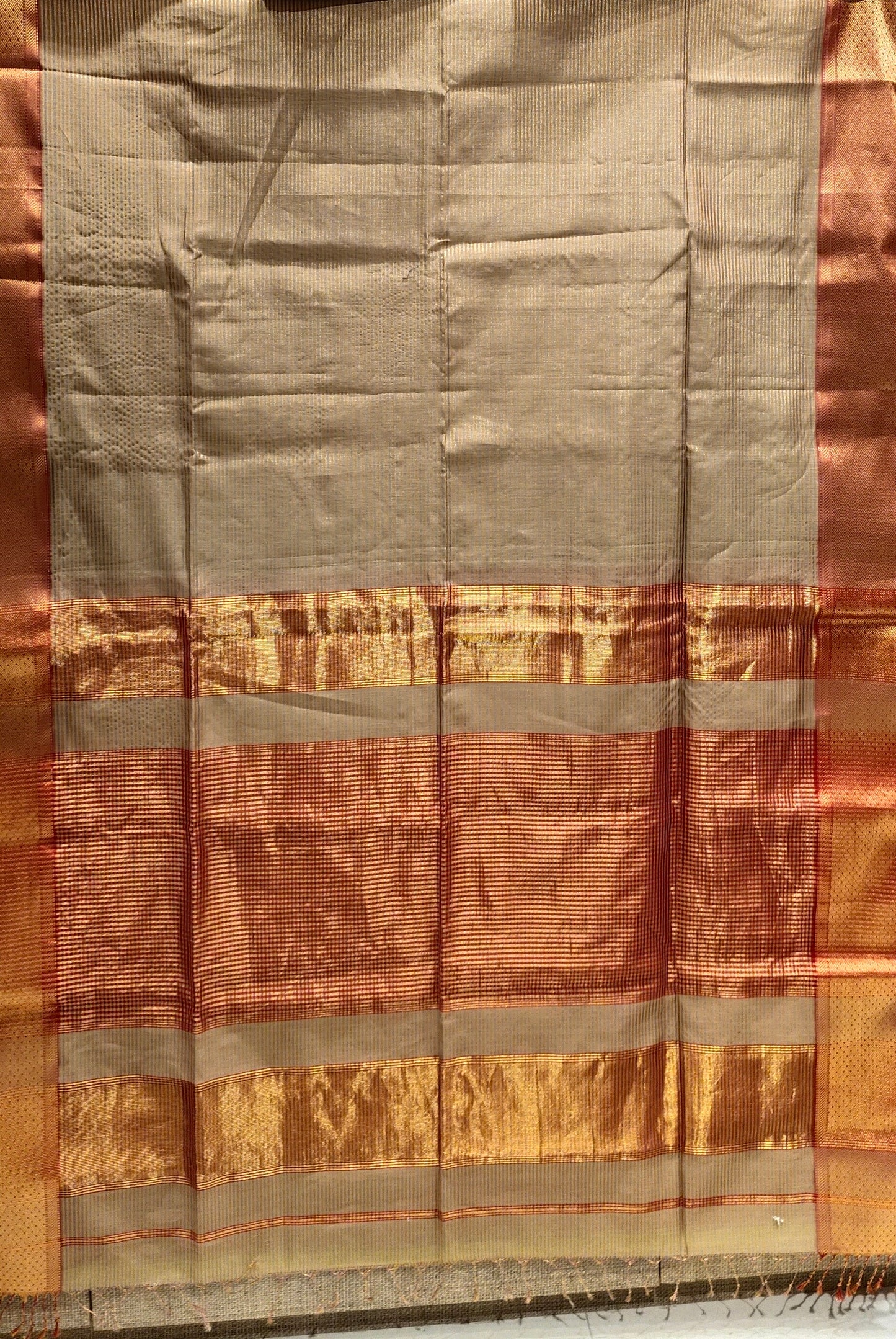 Saree Maheshwari Tissue with border