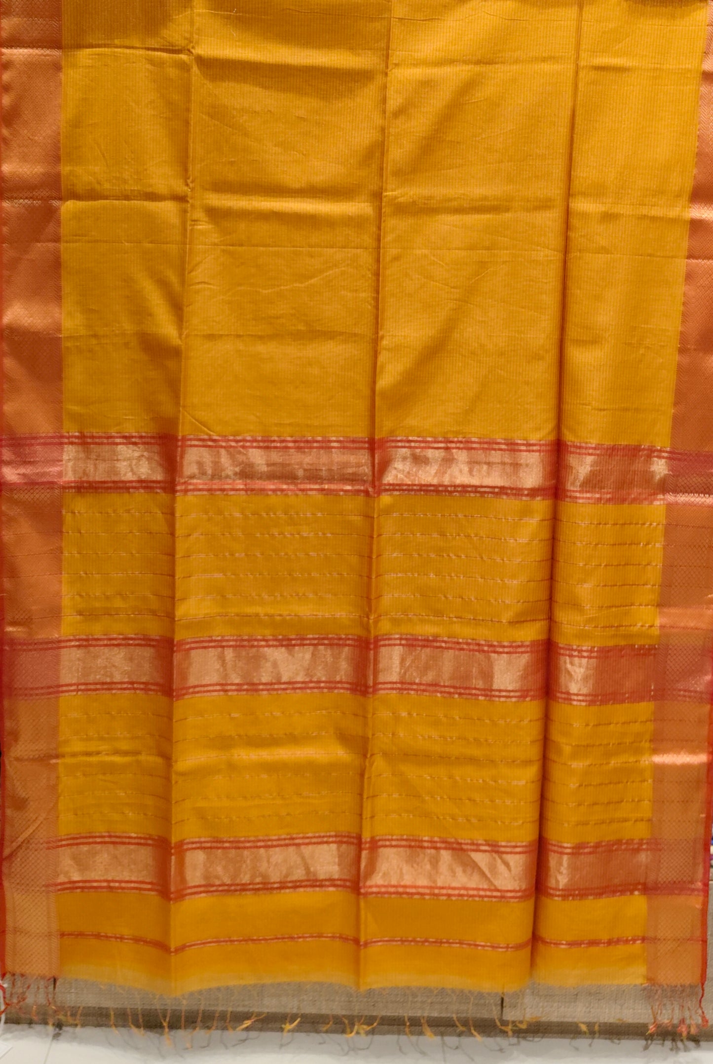 Saree Maheshwari Tissue with border