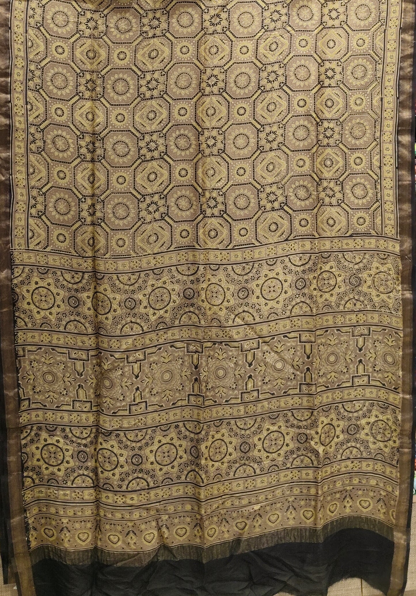 Saree Maheshwari Gajji Ajrakh