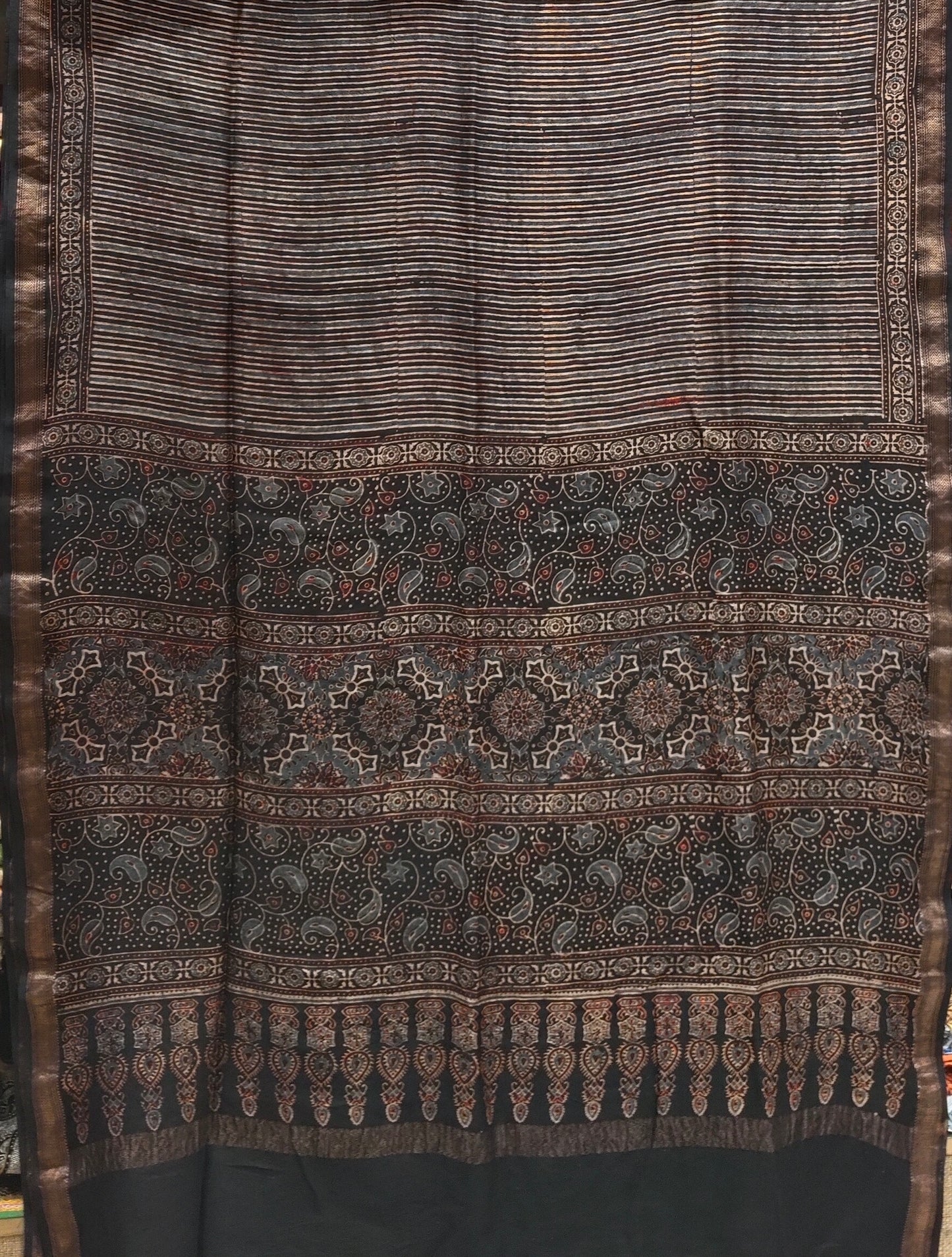 Saree Maheshwari Gajji Ajrakh